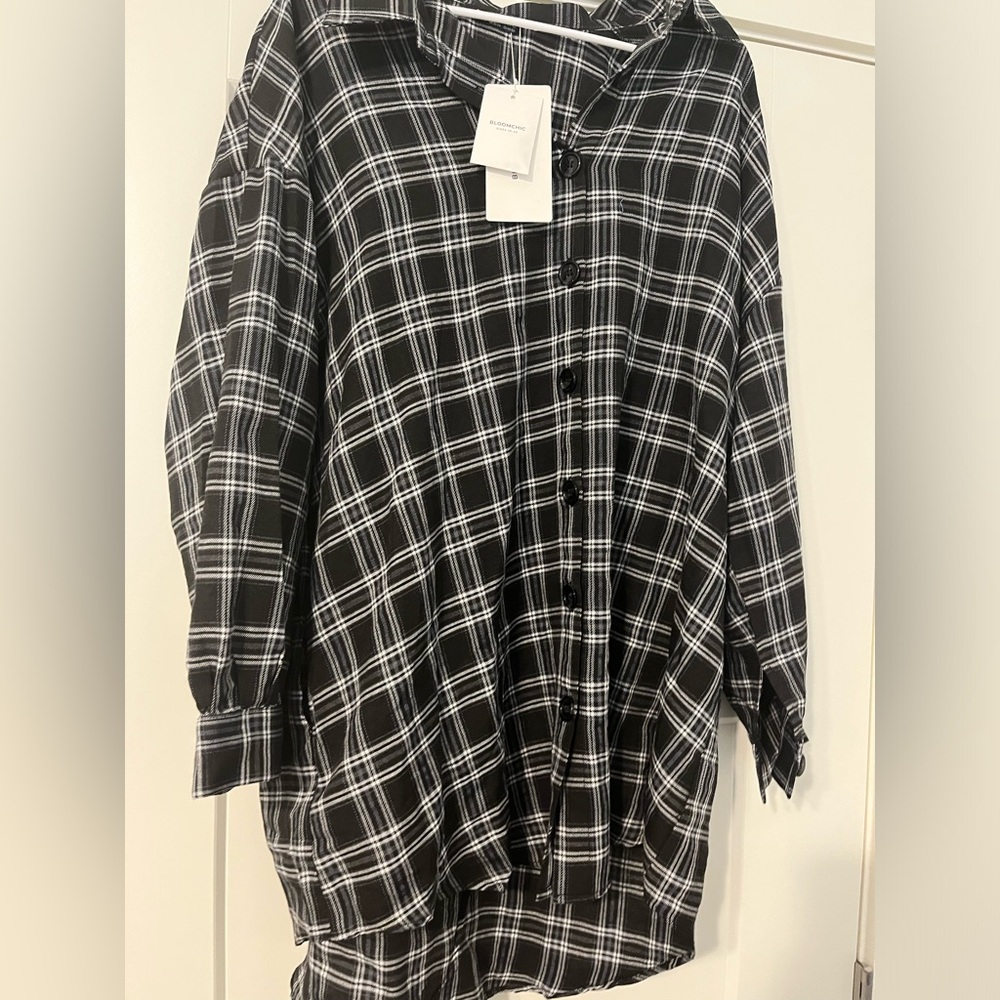 NWT Bloomchic Tunic Buttonup - Picture 2 of 4